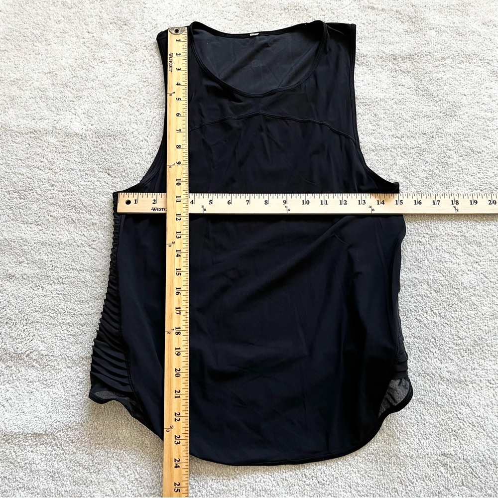 LULULEMON BLACK TANK WITH RUCHED SIDE DETAILING ACTIVE WORKOUT TRAIN TRENDY - Picture 3 of 4